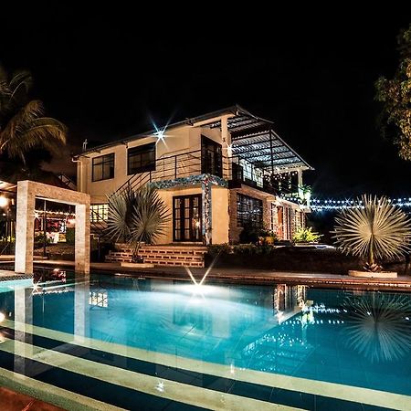 Nuevo Oeste Hotel Acacias Luaran gambar