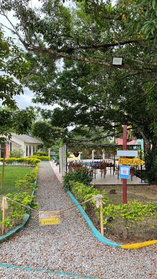 Nuevo Oeste Hotel Acacias Luaran gambar