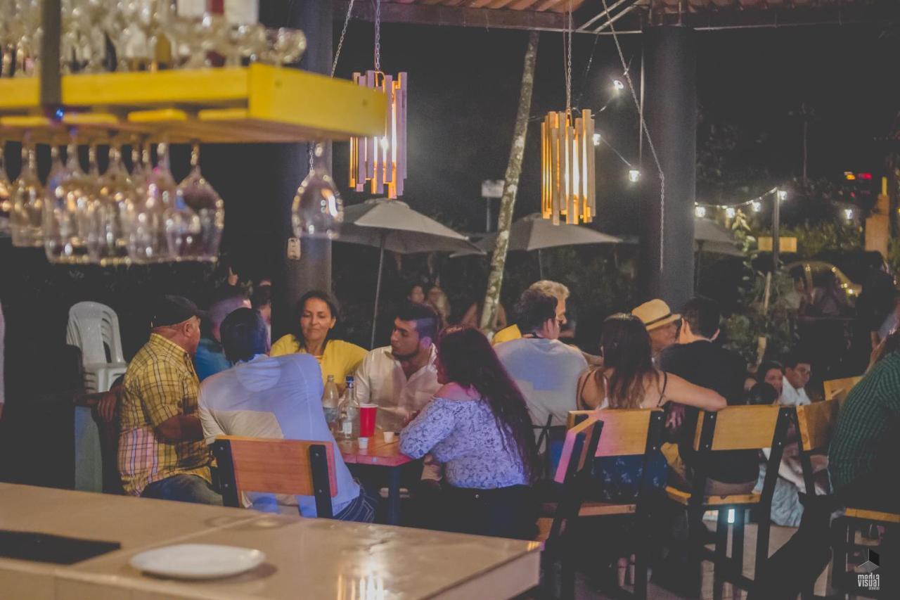 Nuevo Oeste Hotel Acacias Luaran gambar